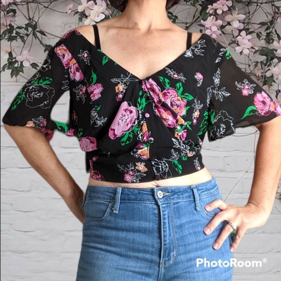 torrid Tops - Torrid Floral Flounce Button Front Crop Top Size 1X